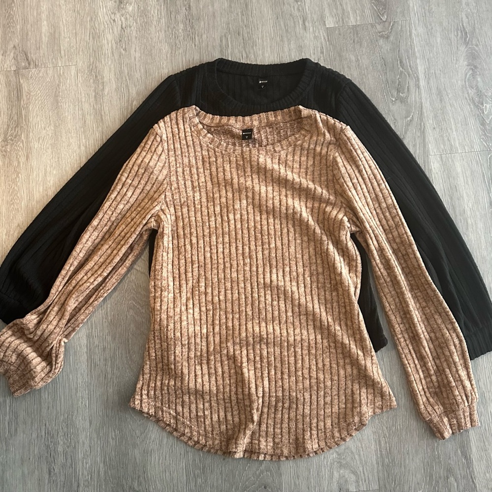 Ribbed Long Sleeve Tops - Black and Tan